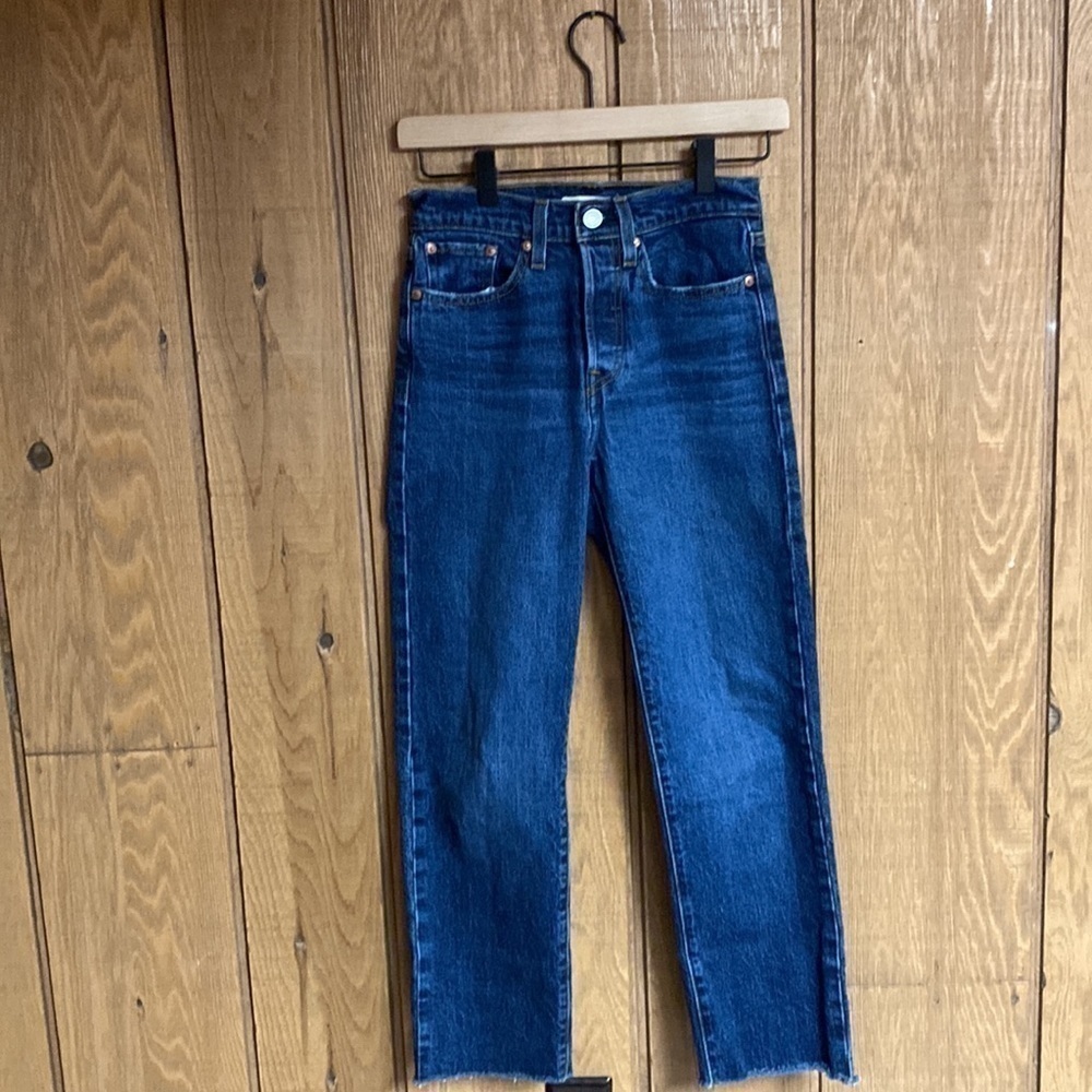 LEVI’S premium denim wedgie straight leg jeans W24‎ L26 big E capital E